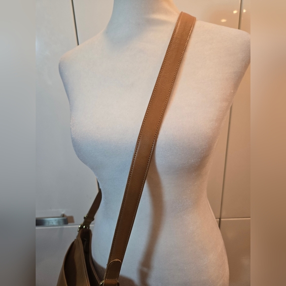 VTG Coach Equestrian Genuine Leather Shoulder Bag Crossbody Camel Tan J7C-9802 - Picture 2 of 16